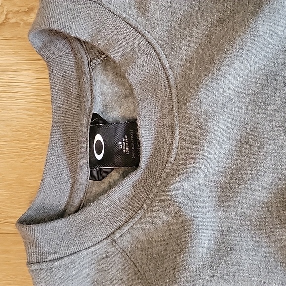 Oakley Men's Crew Neck Sweatshirt Size Large - Picture 2 of 3